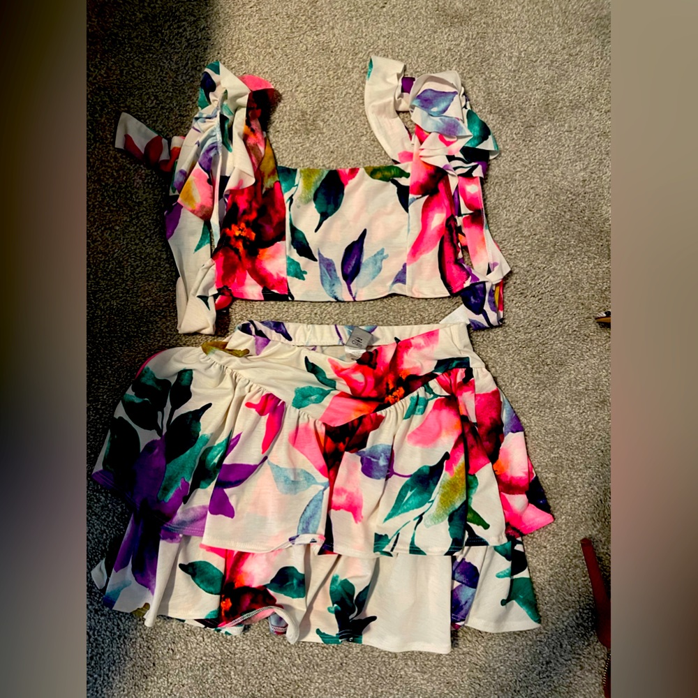 Adorable two piece skirt set